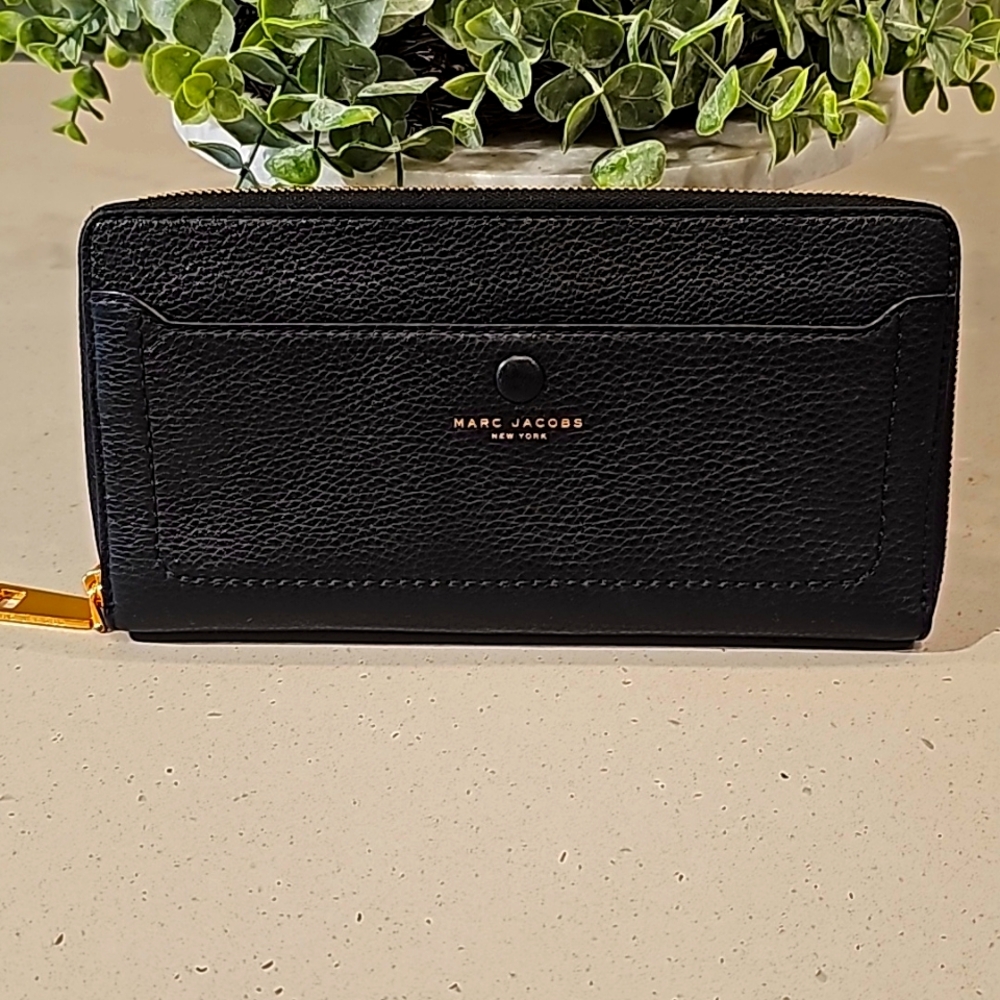 Marc Jacobs Leather Wallet - has some interior damage